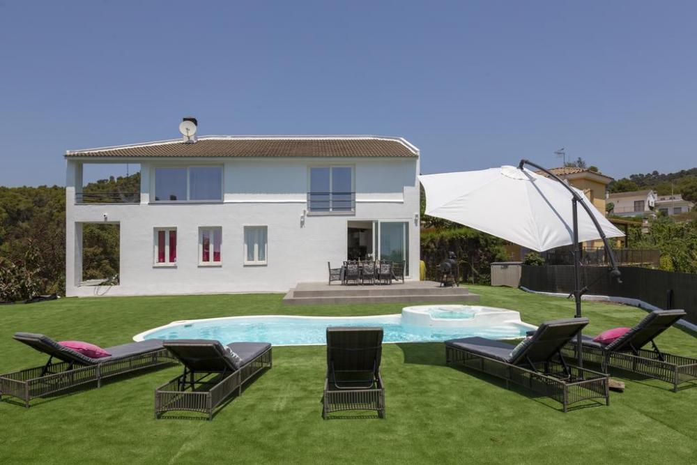 Fabulous Costa Brava house with pool