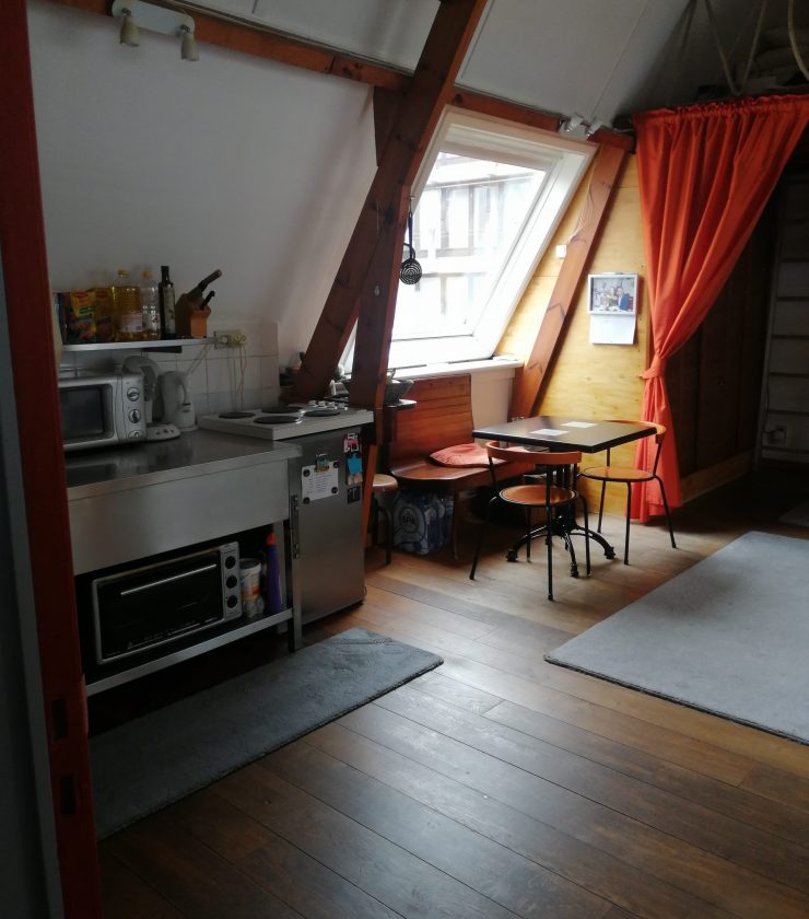 Furnished expat studio in Antwerp centre