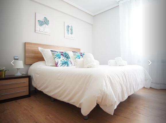 Santa Clara - Modern furnished expat flat in Bilbao