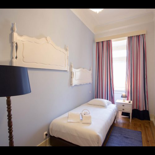 Serpa - Bedroom in a shared flat in Lisbon
