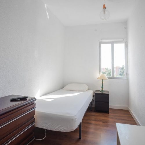Arzua - Bright bedroom in Madrid