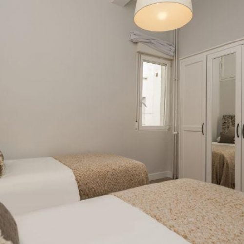Ramon - 5 bedroom flat in Madrid
