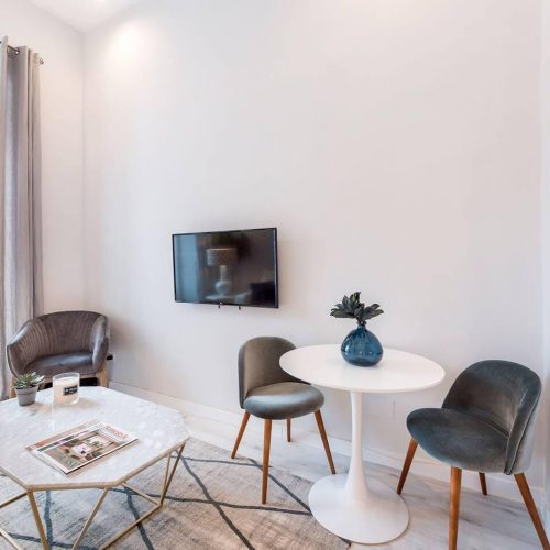 Toledo 2 es un exclusivo piso en Madrid centro, piso de lujo completamente reformado para 2 personas en la Plaza Mayor de Madrid.