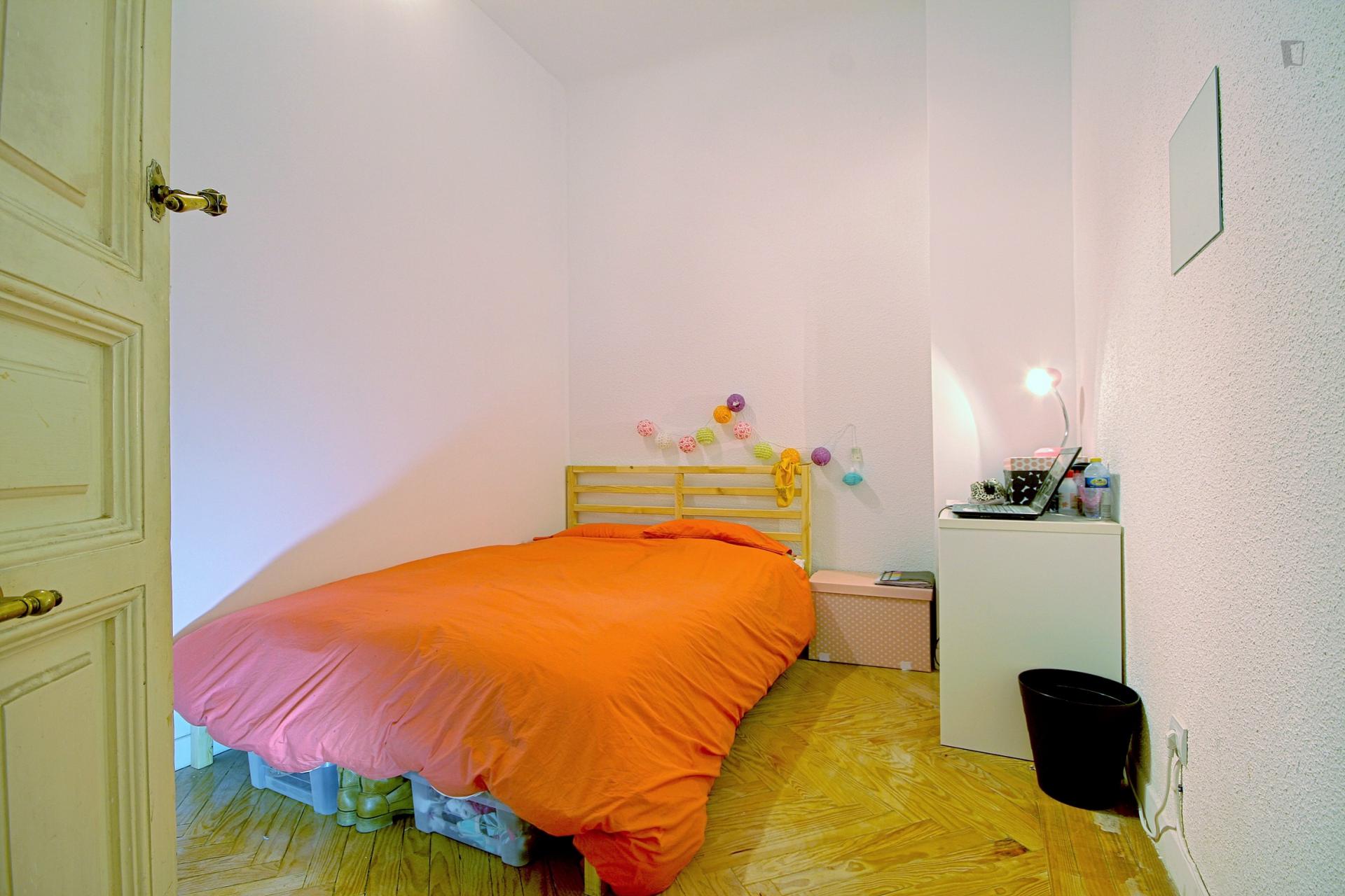 Preciados - Habitación doble en piso compartido Madrid