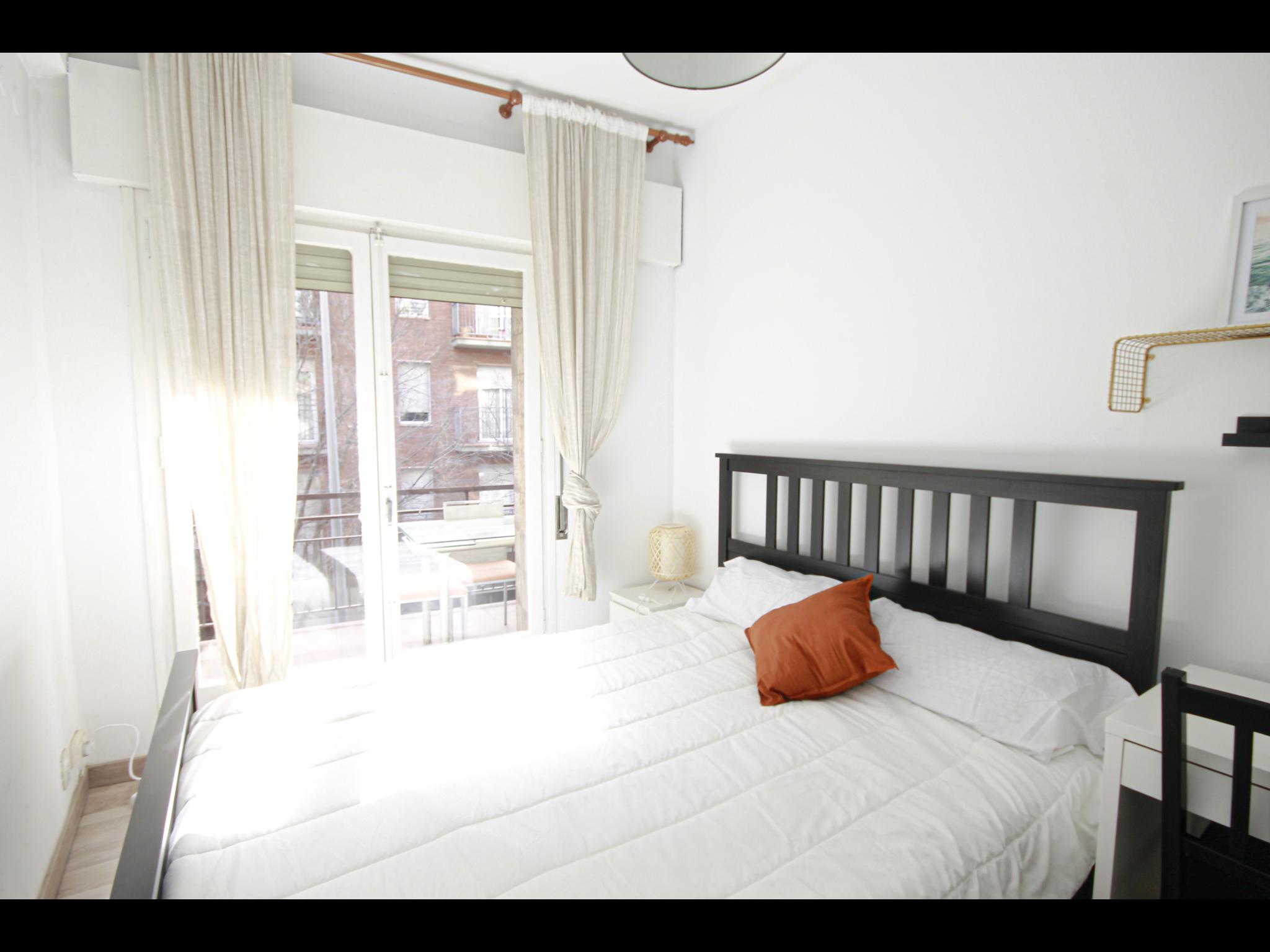 Guillem Tell - Room in shared apartment Barcelona