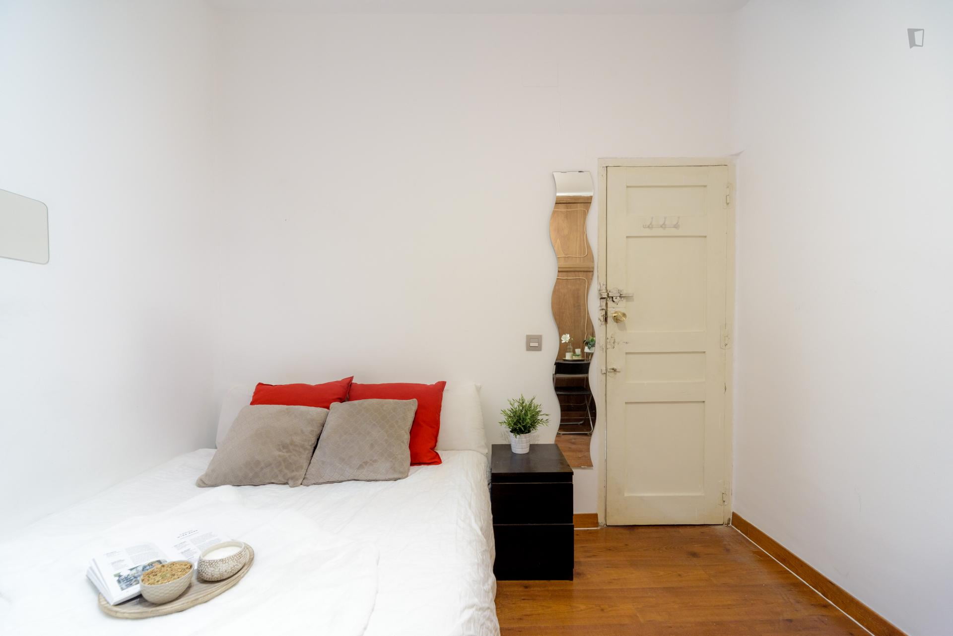 Bailen - Single bedroom in a shared flat