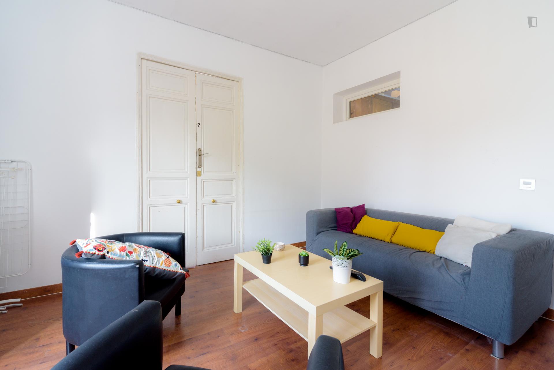 Bailen - Single bedroom in a shared flat