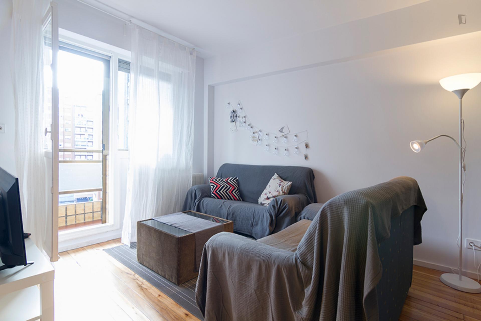 Kalea 19- Elegant Room in shared flat