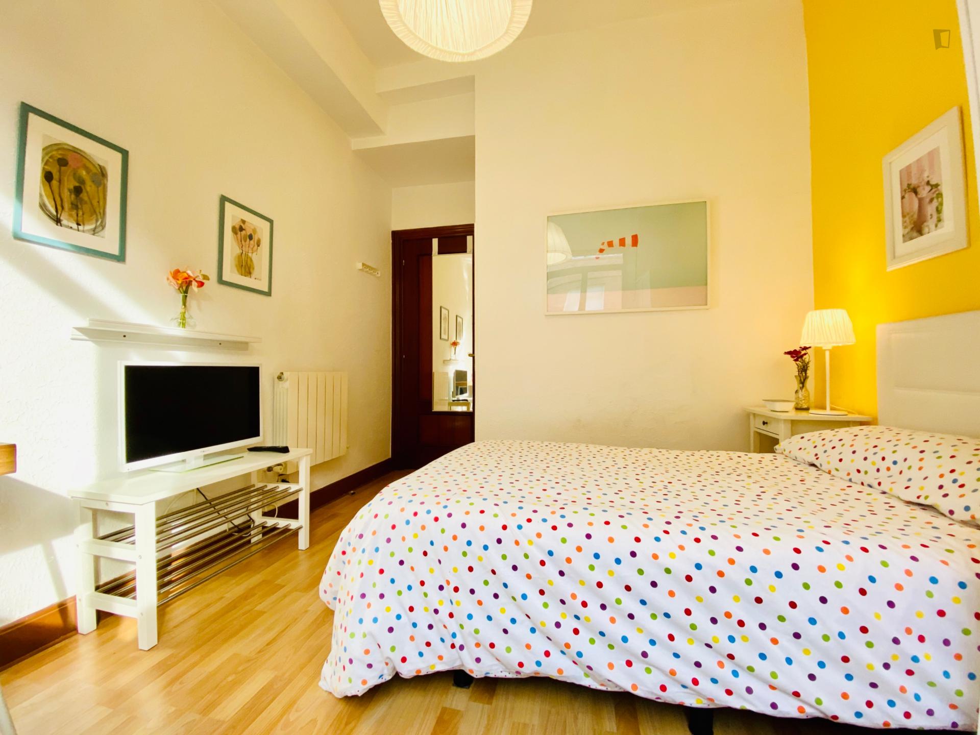 Huertas - Bedroom in a shared flat in Bilbao