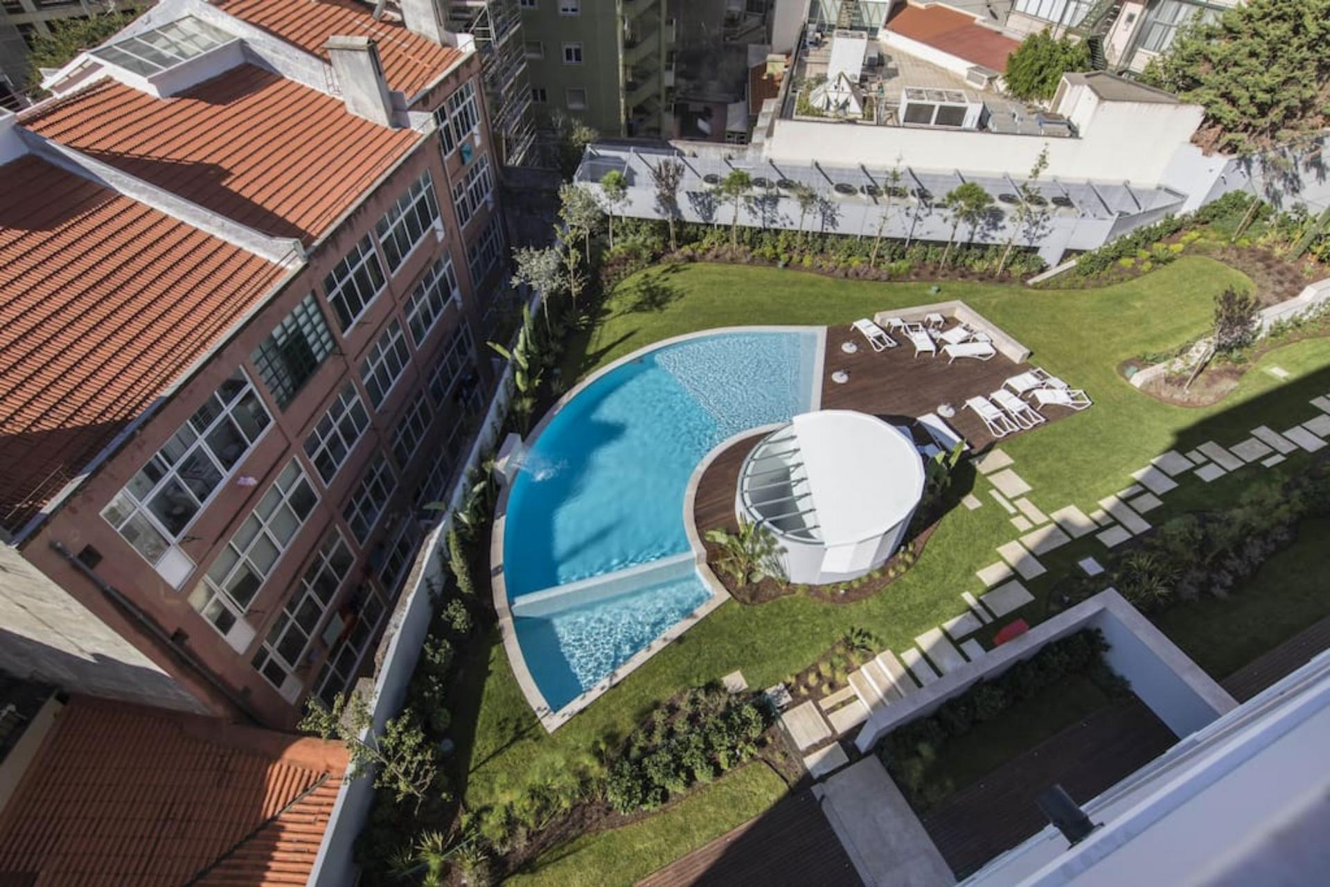 Duque de Loulé- 2 Bedroom Apartment with pool in Lisbon