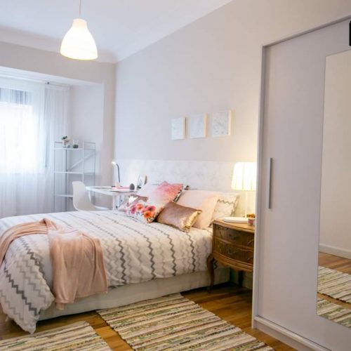 Cómoda habitación en un un piso compartido en Bilbao