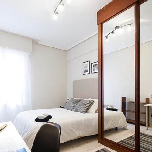 Kalea 12 - Entry ready bedroom in Bilbao