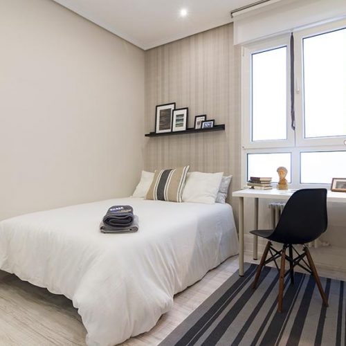 Kalea 10 - Modern bedroom in Bilbao