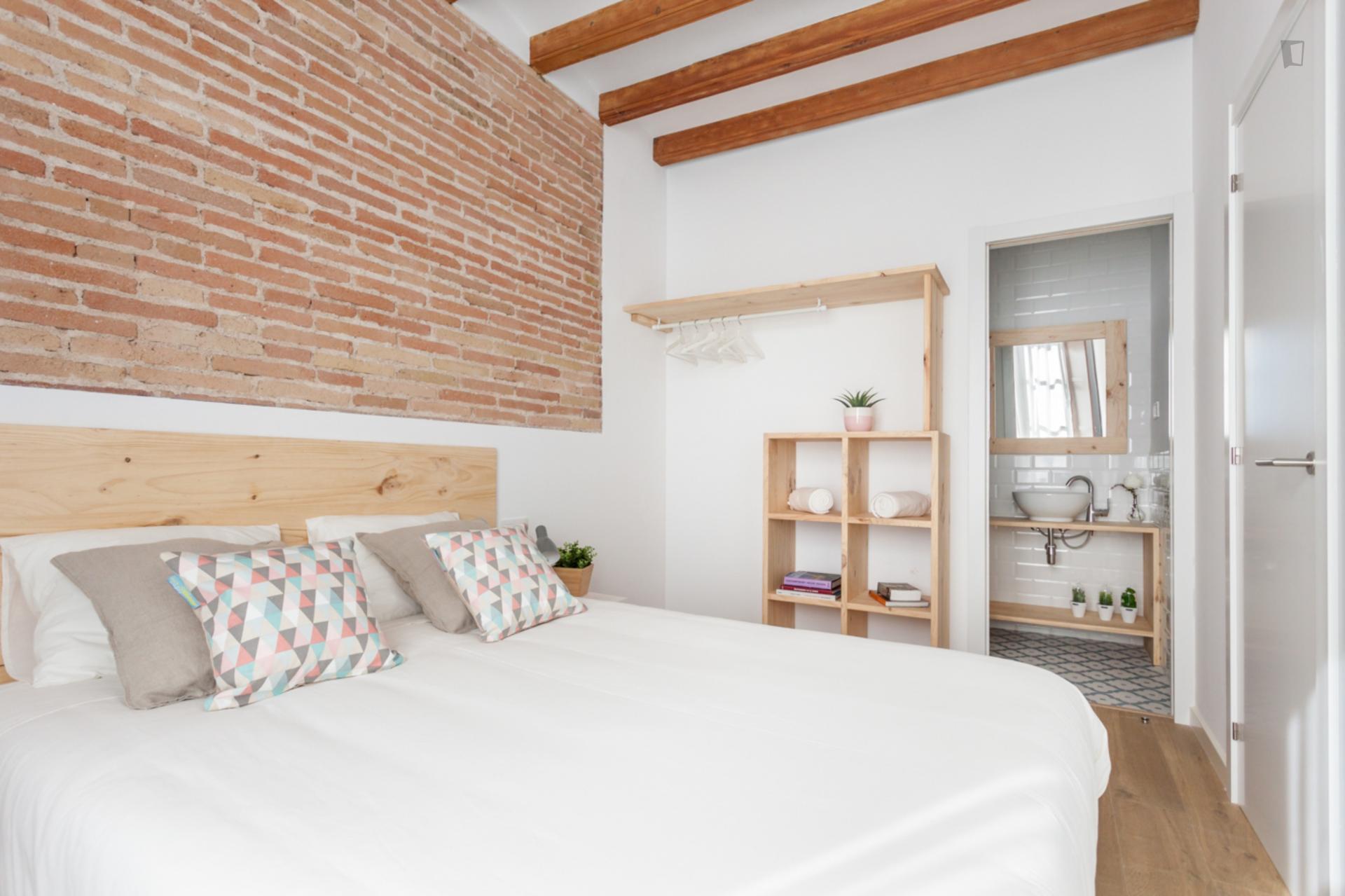 Paloma - Entry ready apartment in Barcelona for expats