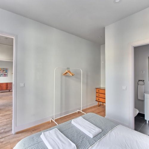 Almirante Reis 2- Spacious 6 Bedroom Apartment in Lisbon