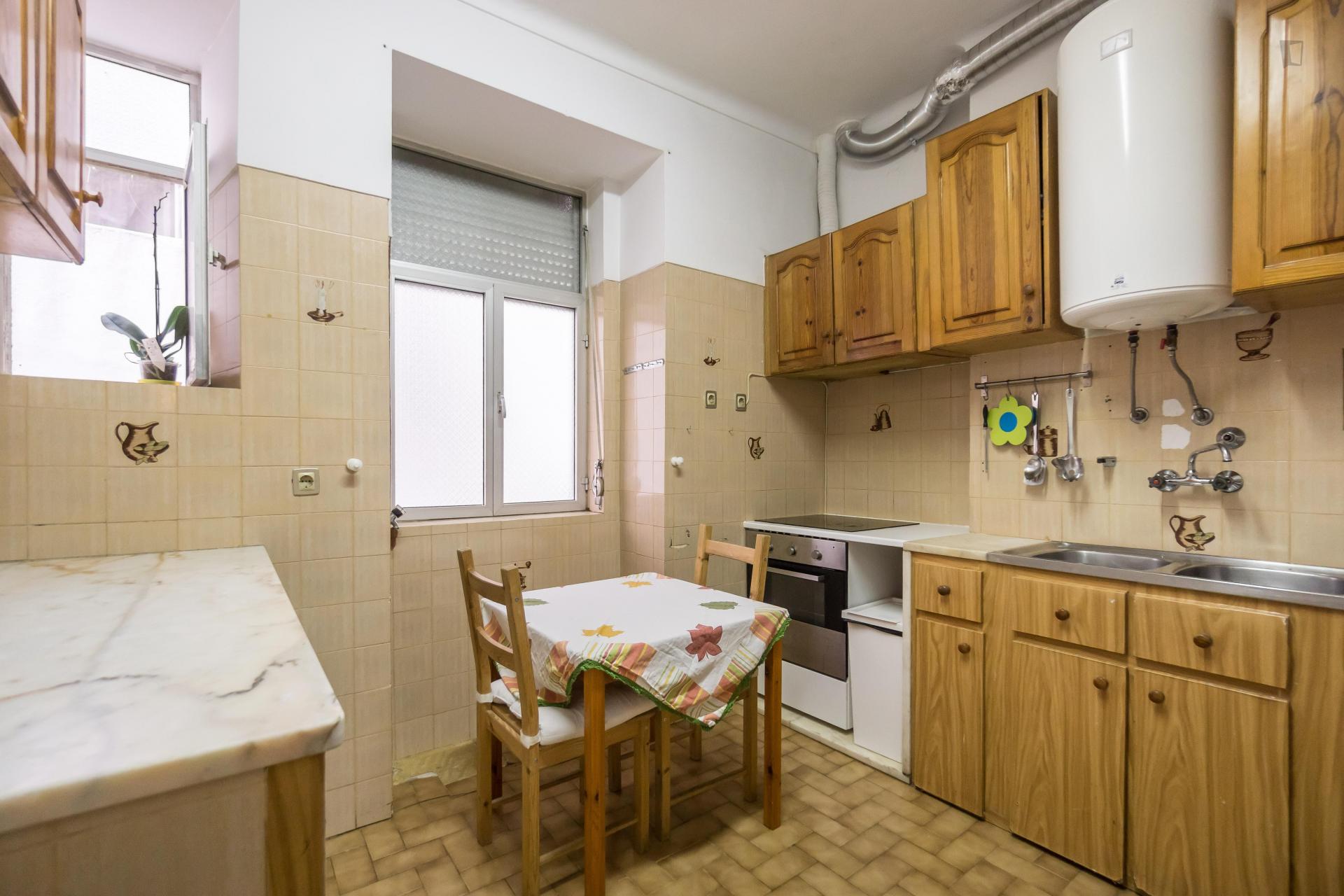 Teixeira- Single bedroom in shared flat in Lisbon
