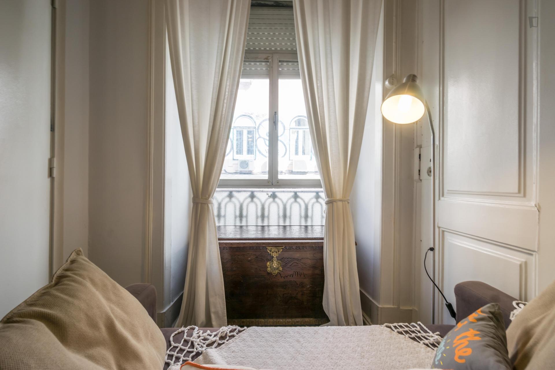 Teixeira- Single bedroom in shared flat in Lisbon