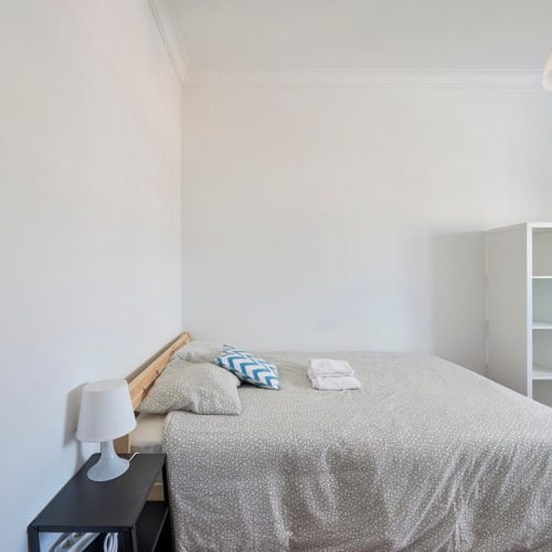 Almoster- Beautiful room in shared flat in Lisbon
