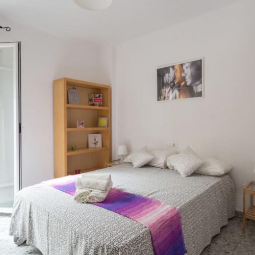 Comedias 2- Bedroom with a Terrace in Malaga