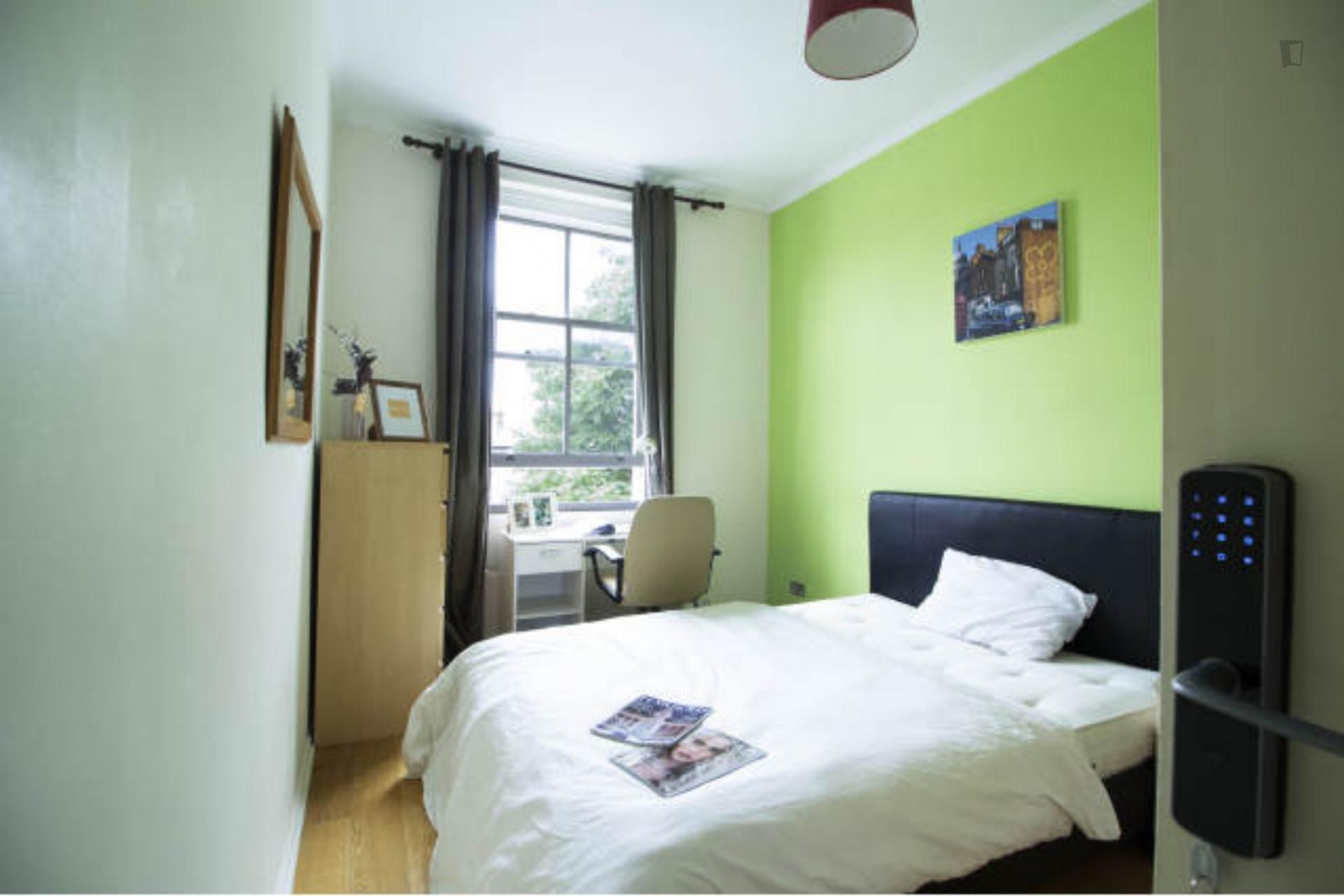 Court - Admirable double bedroom in London