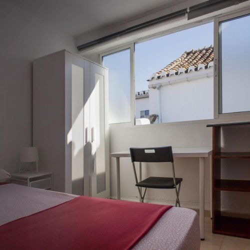 Convalecientes private room apartment in Málaga female only