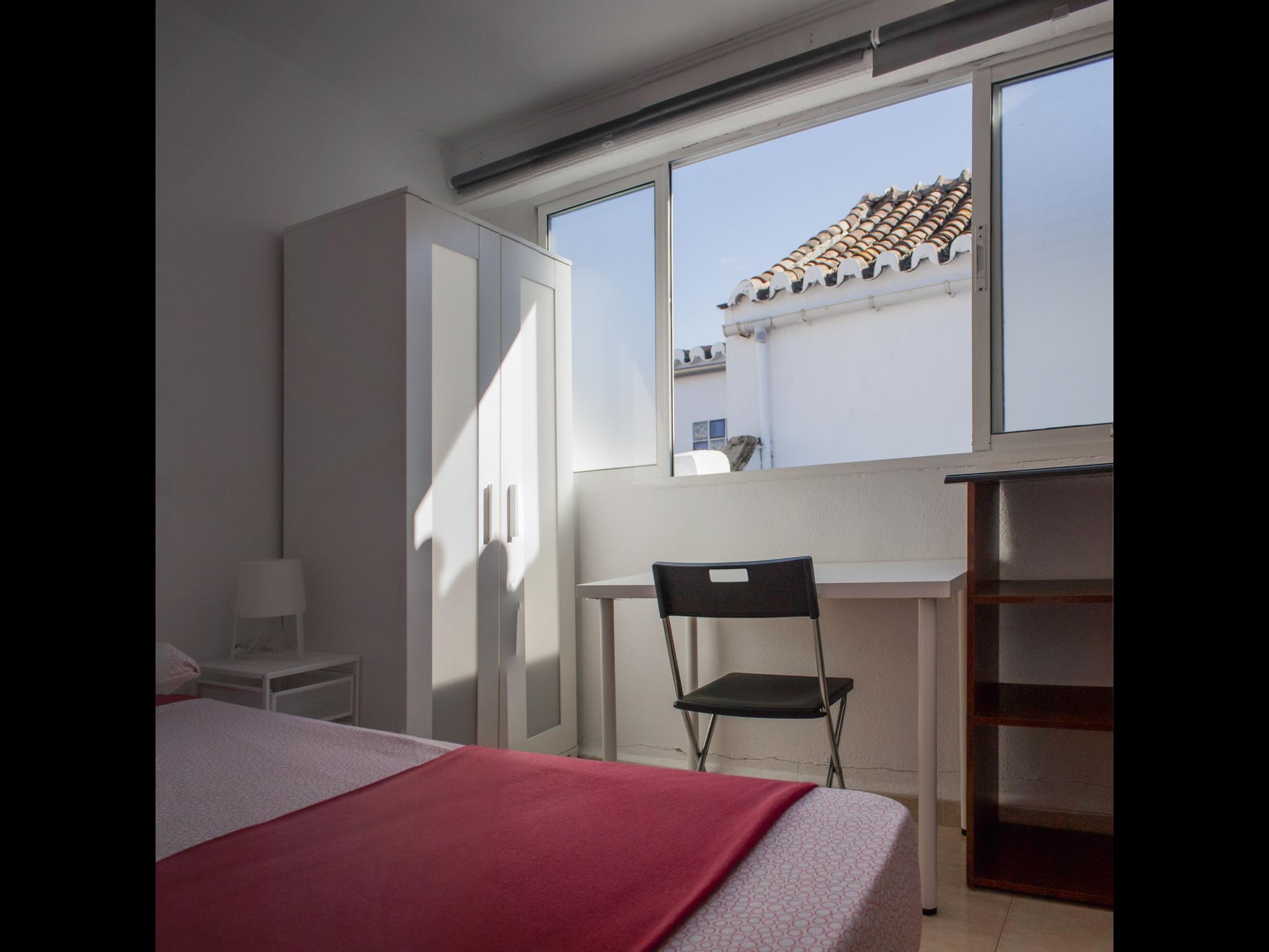 Convalecientes private room apartment in Málaga female only