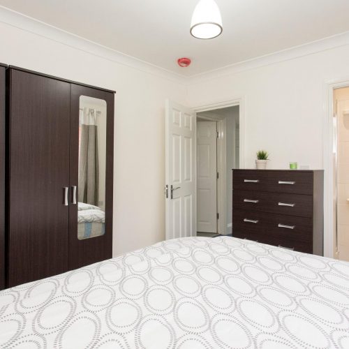 Bye - Bedroom in a shared flat in London