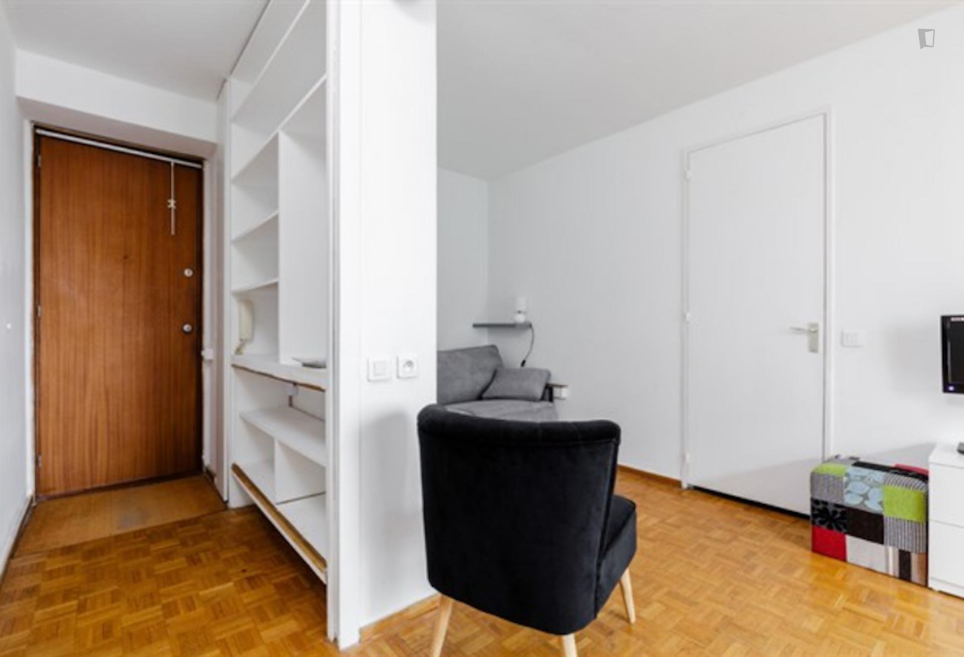 Mouchotte- Stylish 1 Bedroom Apartment in Paris