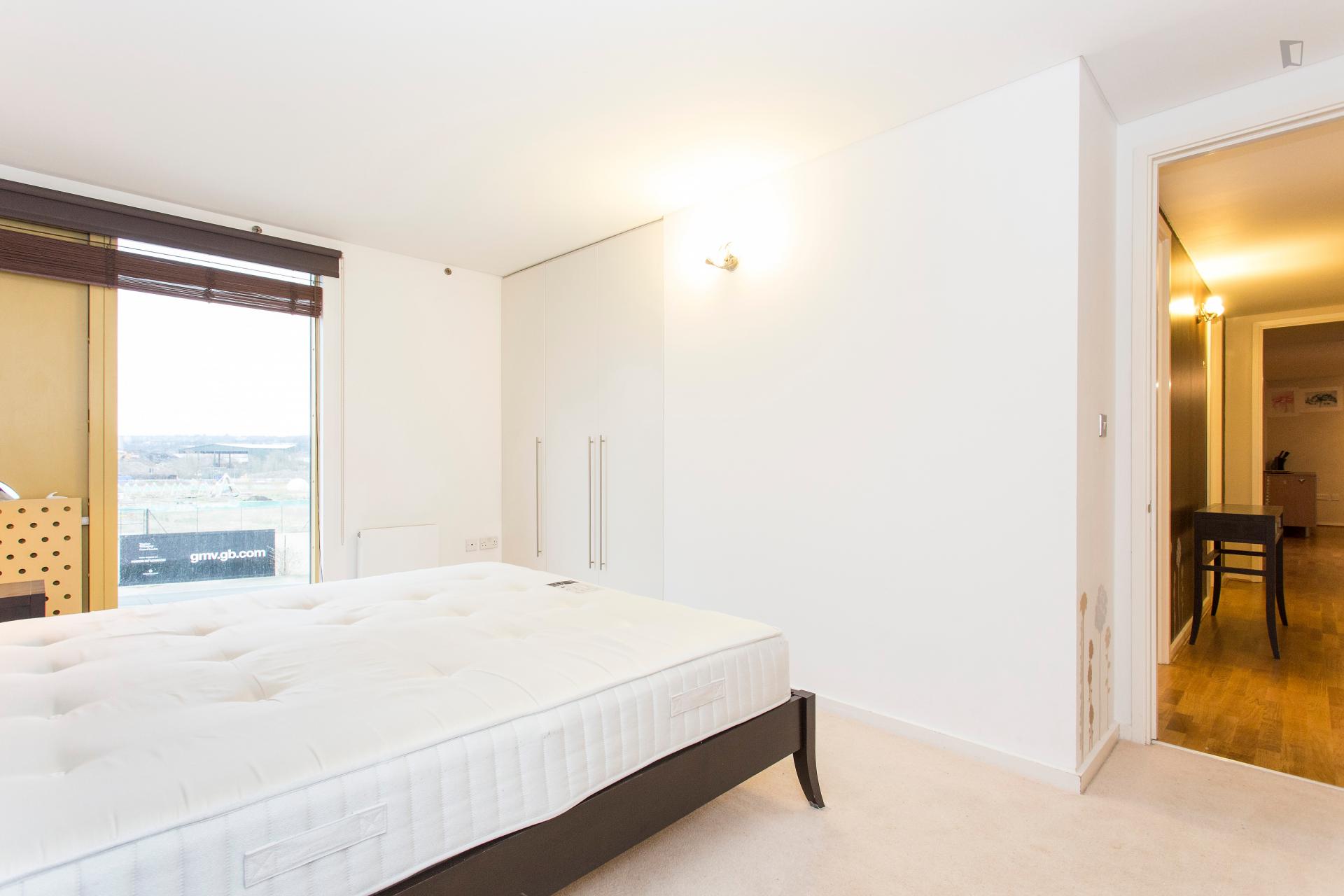 Court - Expat room in London apartment