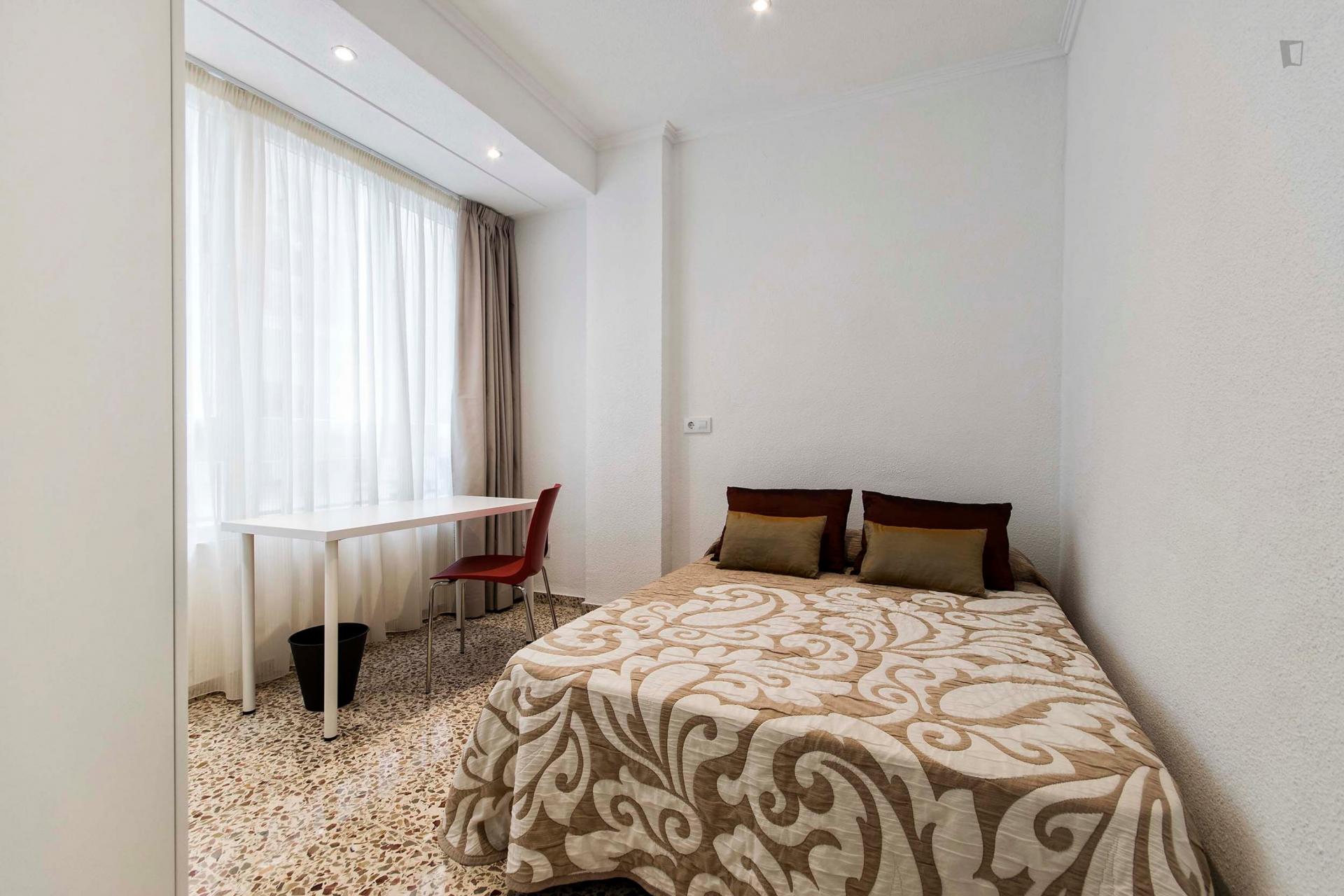 Alicante room - Cool double bedroom in Alicante city center