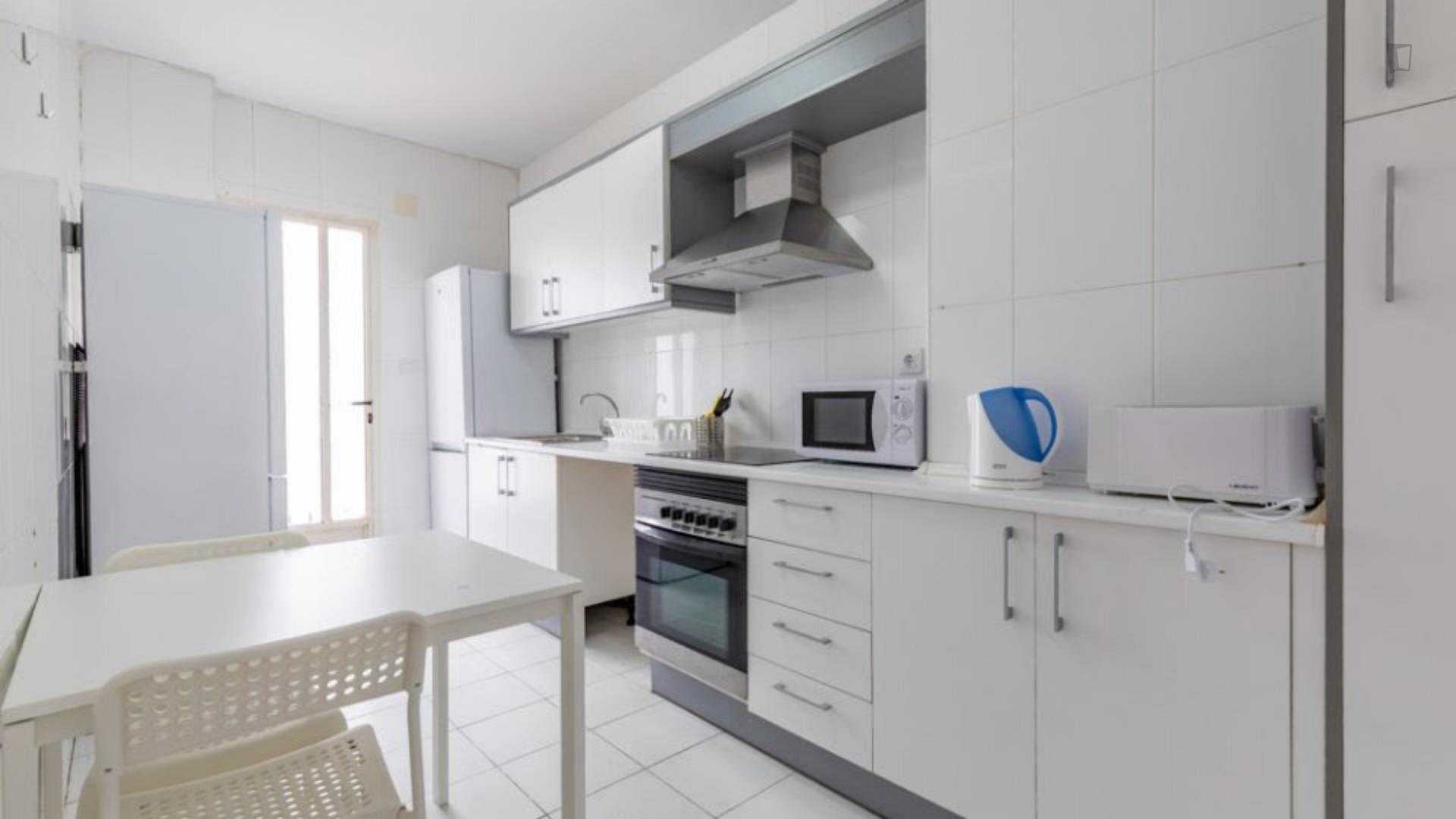 Cadarso - Furnished bedroom in Valencia for expats