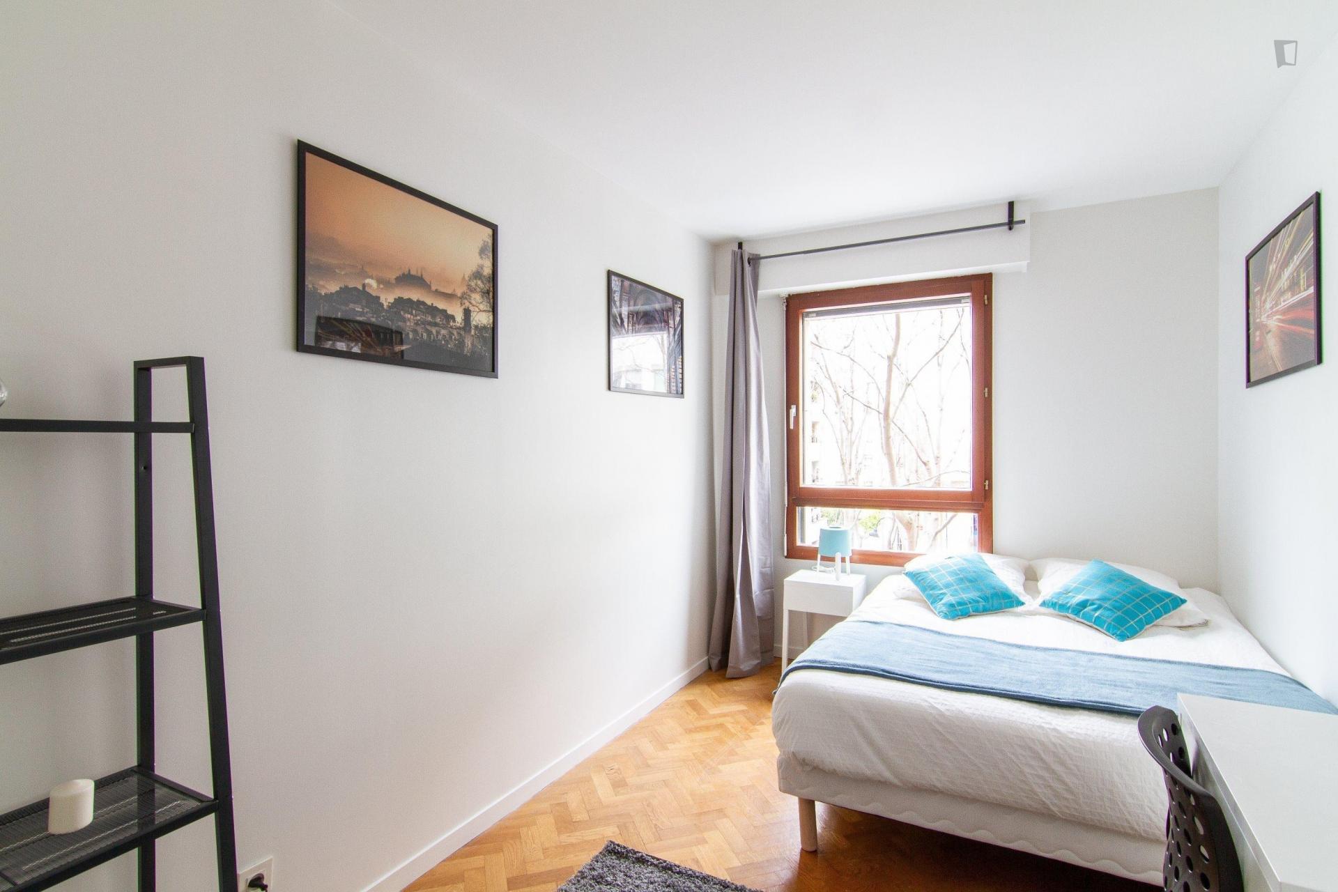 Cozy double bedroom in Rueil-Malmaison