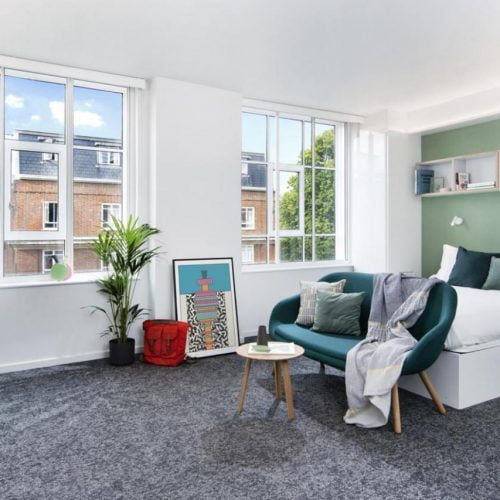 Woburn - Modern furnished bedroom in London