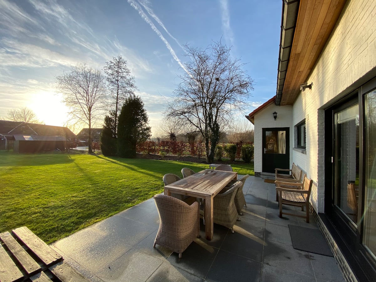 Baarle - Luxury house near Ghent for expats