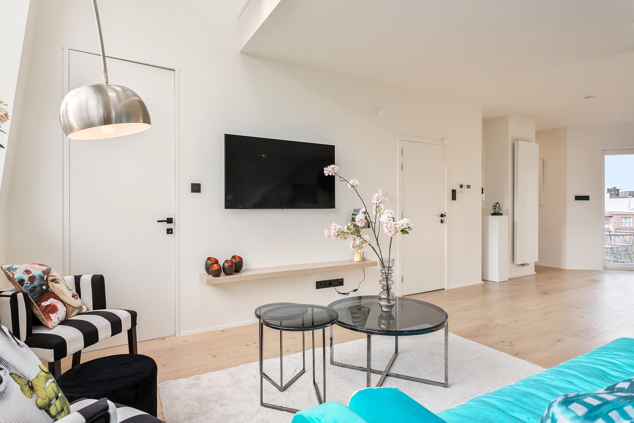 Visionary is a luxury loft for expats in Antwerp. It is an exclusive apartment with terrace in Antwerp. 