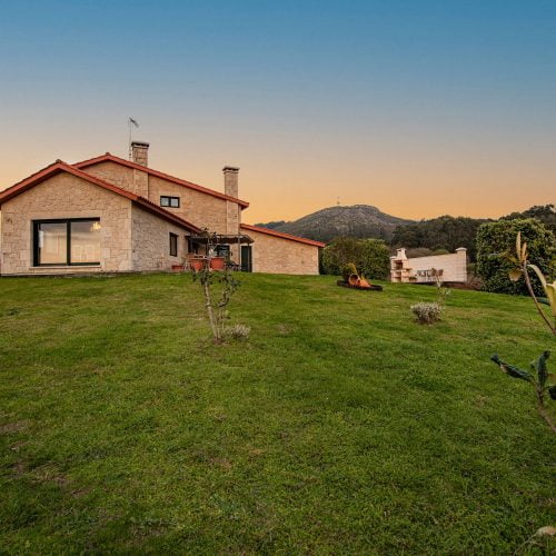 Villa Carolina - Luxury villa for rent in Galicia