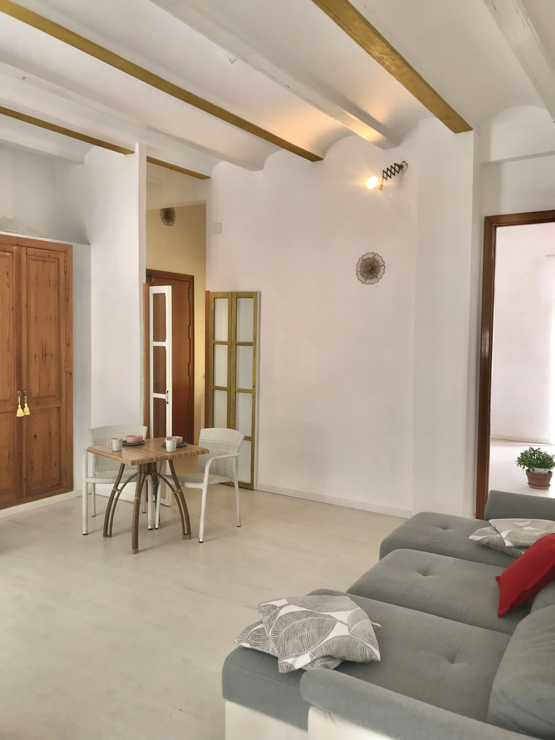 Eugenio - Exclusive apartment for rent in Valencia beach