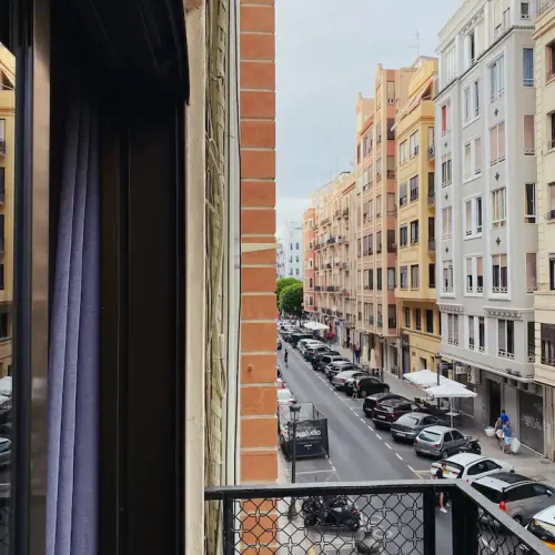 balcony apartment for rent valencia