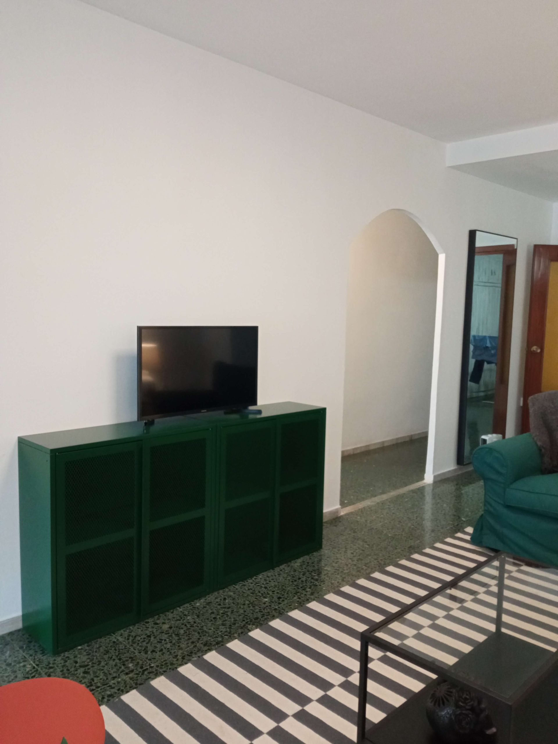Tv apartment for rent in valencia, guillen