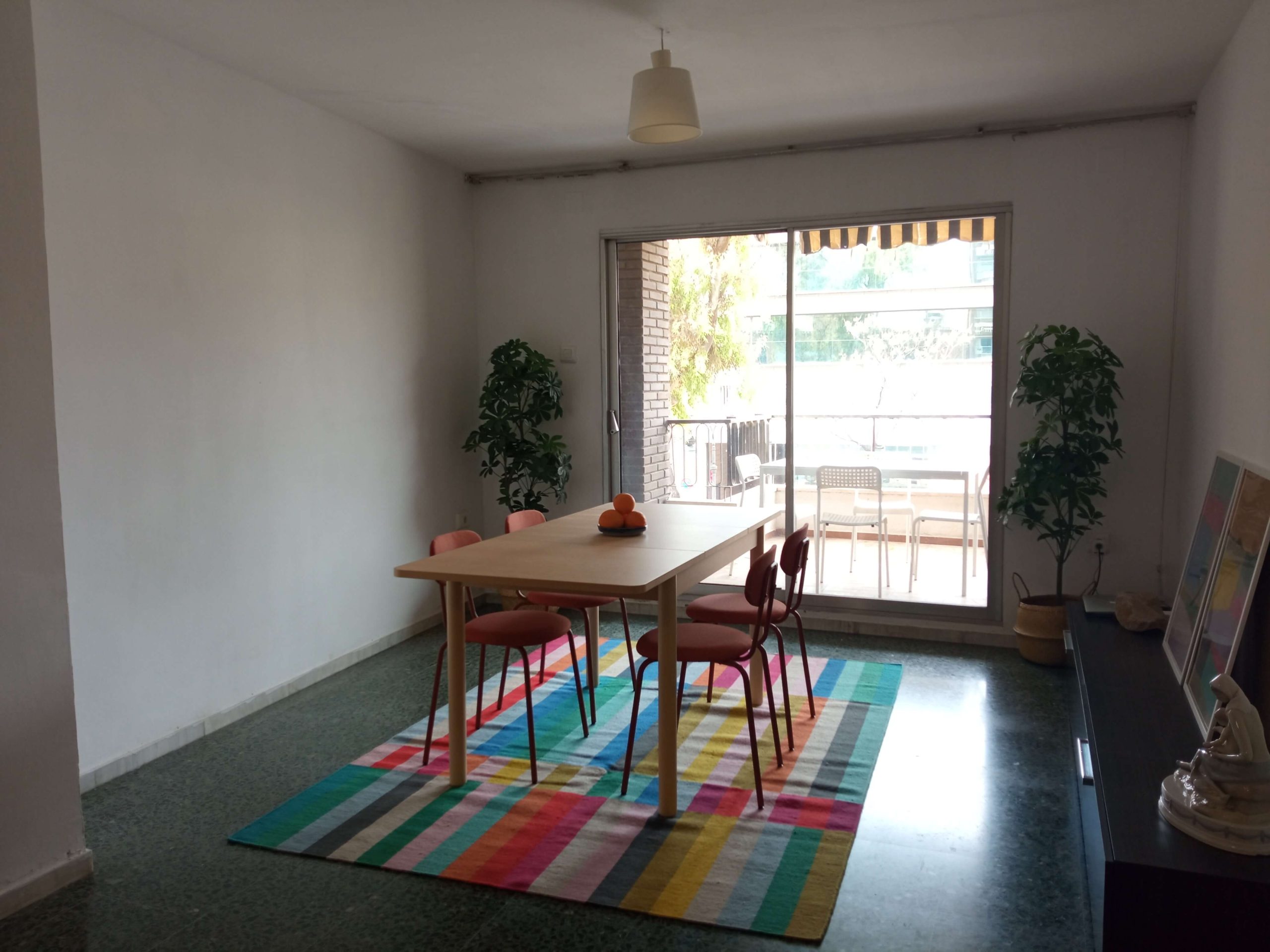 living room apartment for rent in valencia, guillen