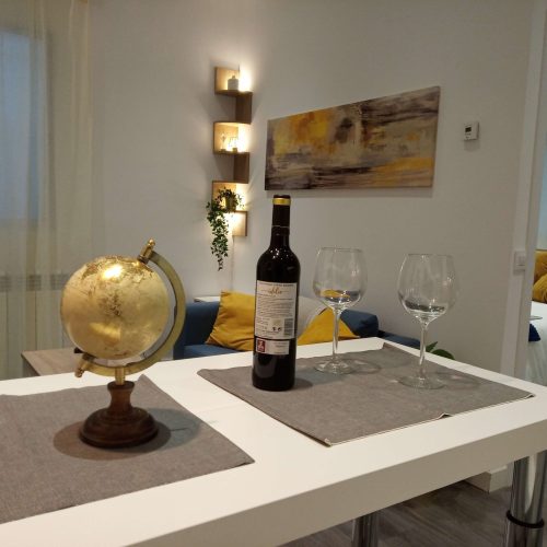 dining table 3 apartment in madrid for rent