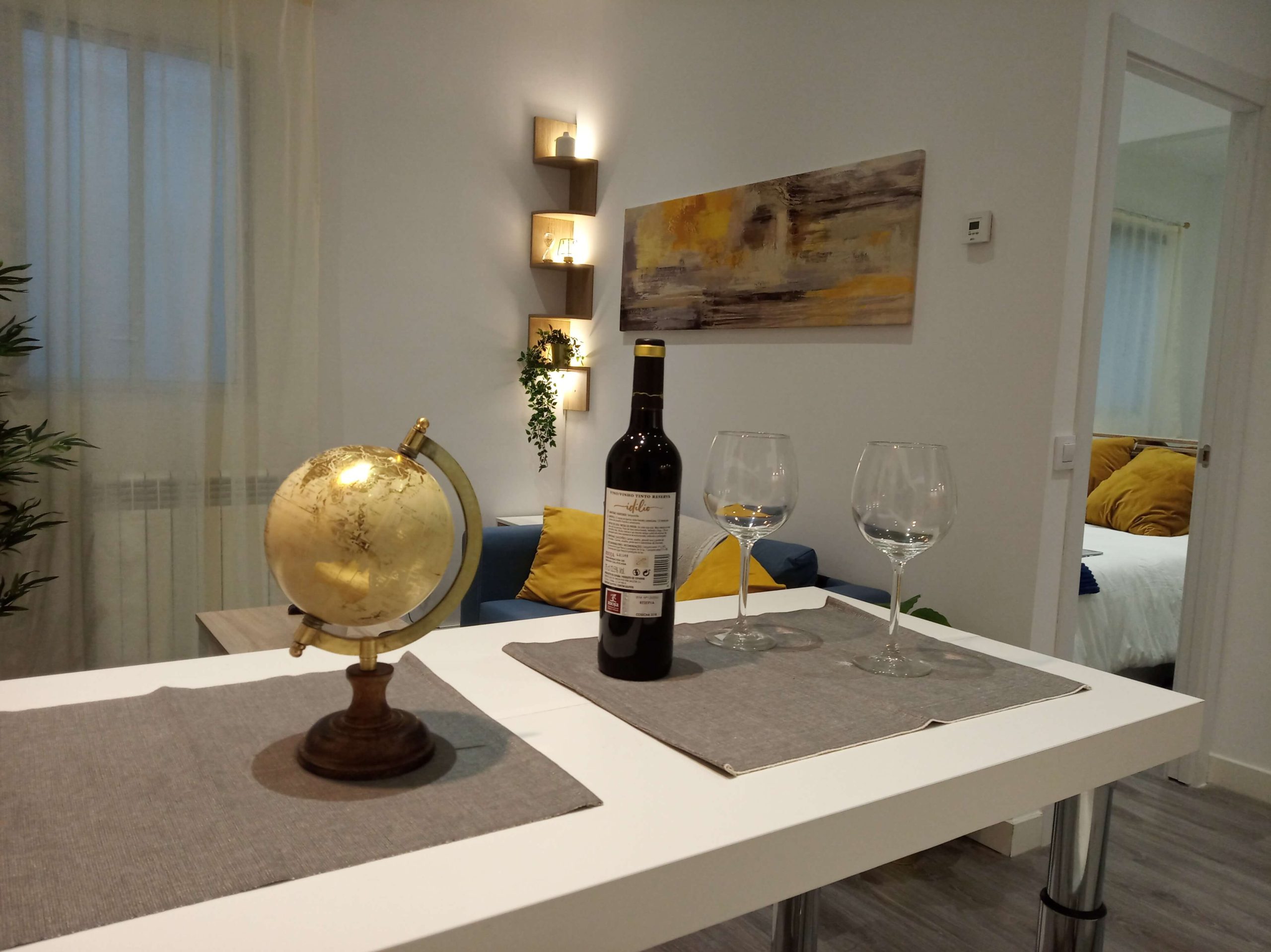 dining table 3 apartment in madrid for rent