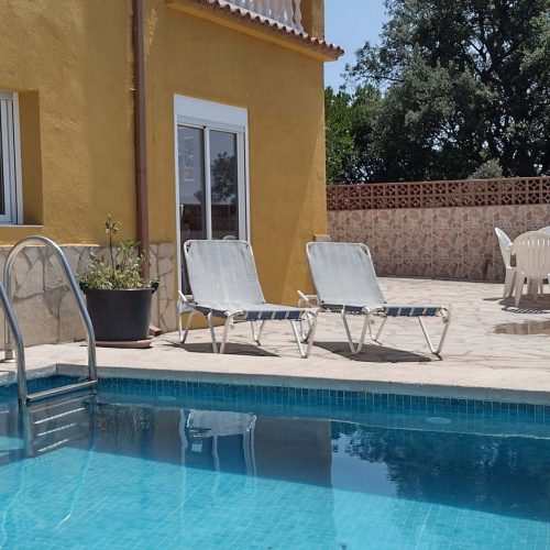 pool in house for rent in can carreres 2