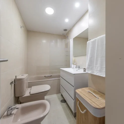 bathroom apartment for rent