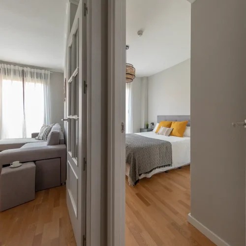corridor apartment for rent in madrid