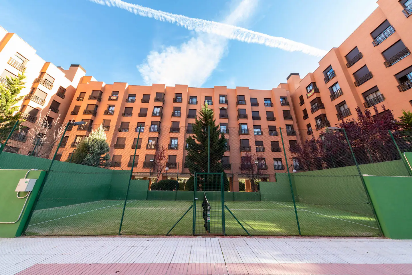 padel cort apartment for rent in madrid