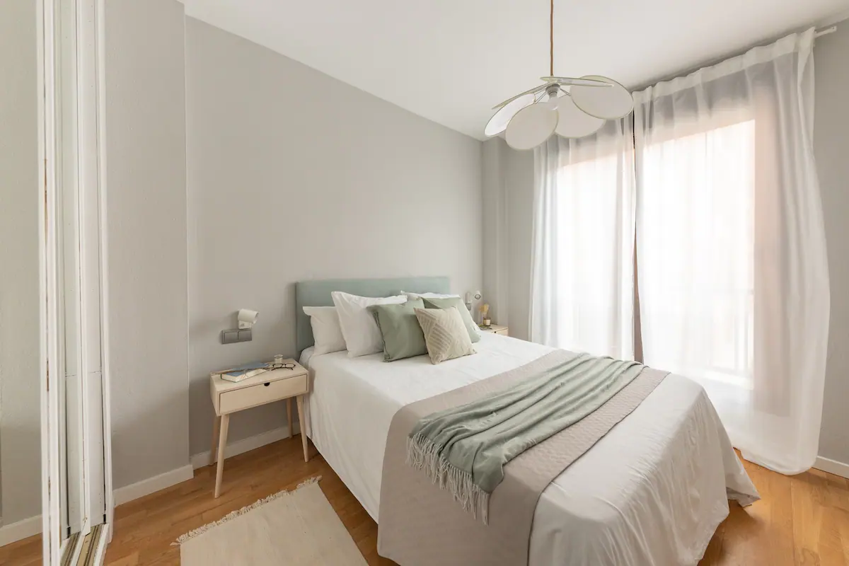 room apartment for rent in madrid samaniego