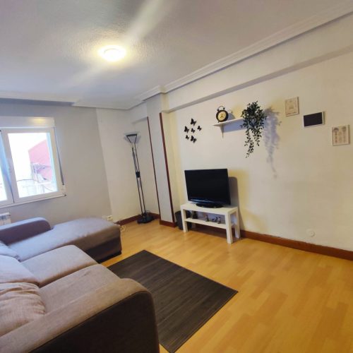 3-bedroom for rent in Burgos - livingroom