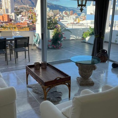 penthouse for rent in Tenerife - livingroom
