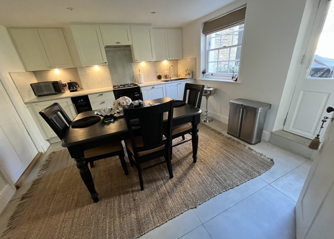 house for rent in London - kitchen